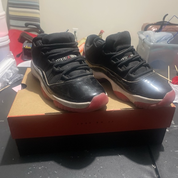Jordan 11 - Picture 1 of 3